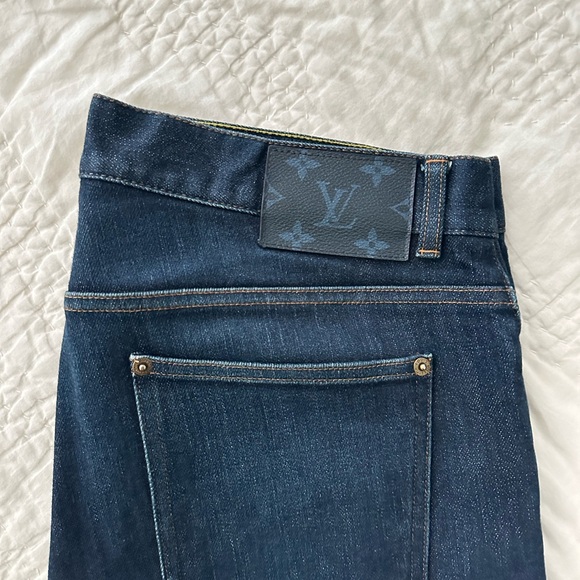 Excellent Condition LOUIS VUITTON

AUTHENTIC SLIM JEANS - Picture 5 of 6